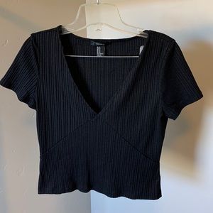 Forever 21 black medium cropped vneck short sleeve shirt